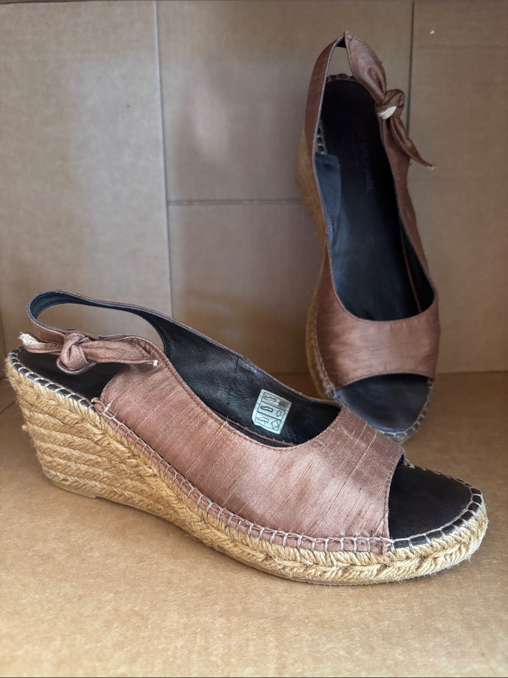 ERIC MICHAEL Espadrille Wedge Sandals in light to medium brown size 40 preowned